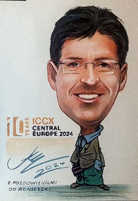 kontrahent ICCX 2024 - karykatura portretowa jako prezent rysunek na zamówienie